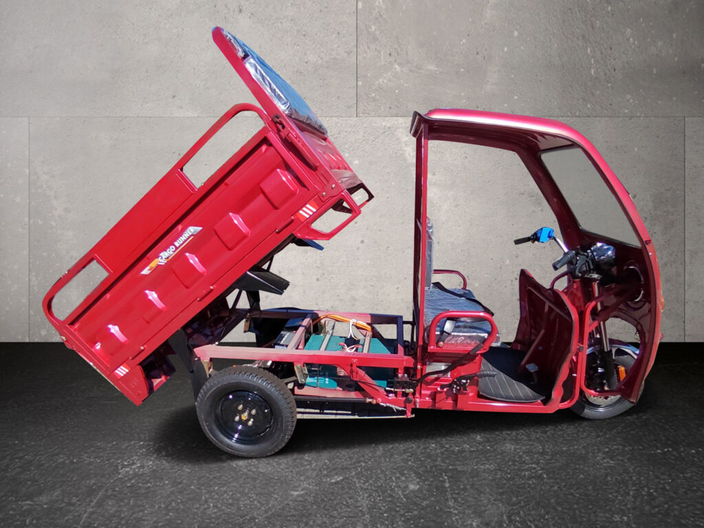 CARGO RUNNER Classic Plus in rot - Seitenansicht mit gekippter Pritsche