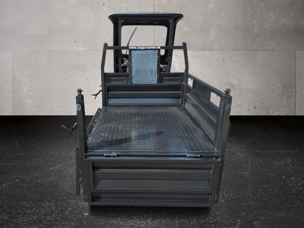 CARGO RUNNER Heavy Duty mit Dach in schwarz - Rückansicht