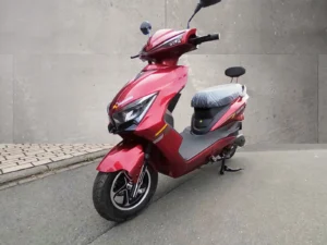 CARGO RUNNER Elektroroller ZG - Front-Seitenansicht links